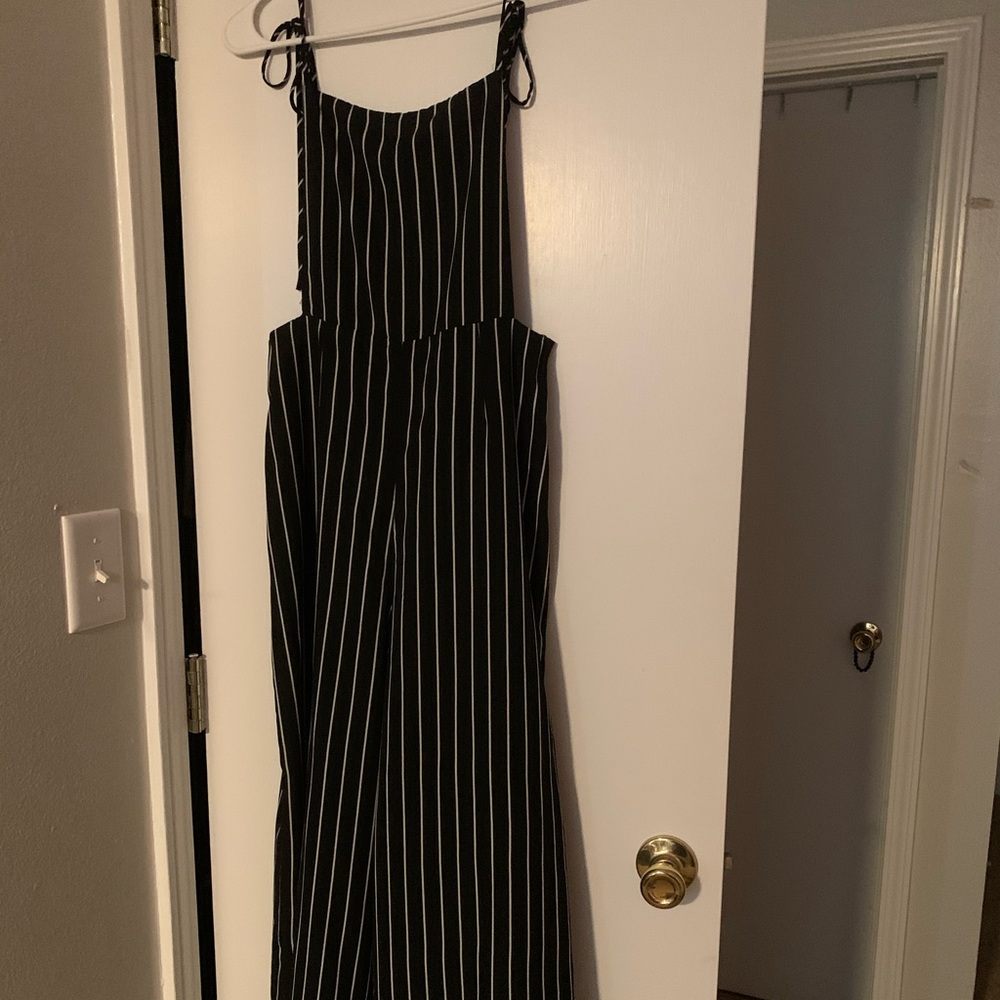 Black and white jumper